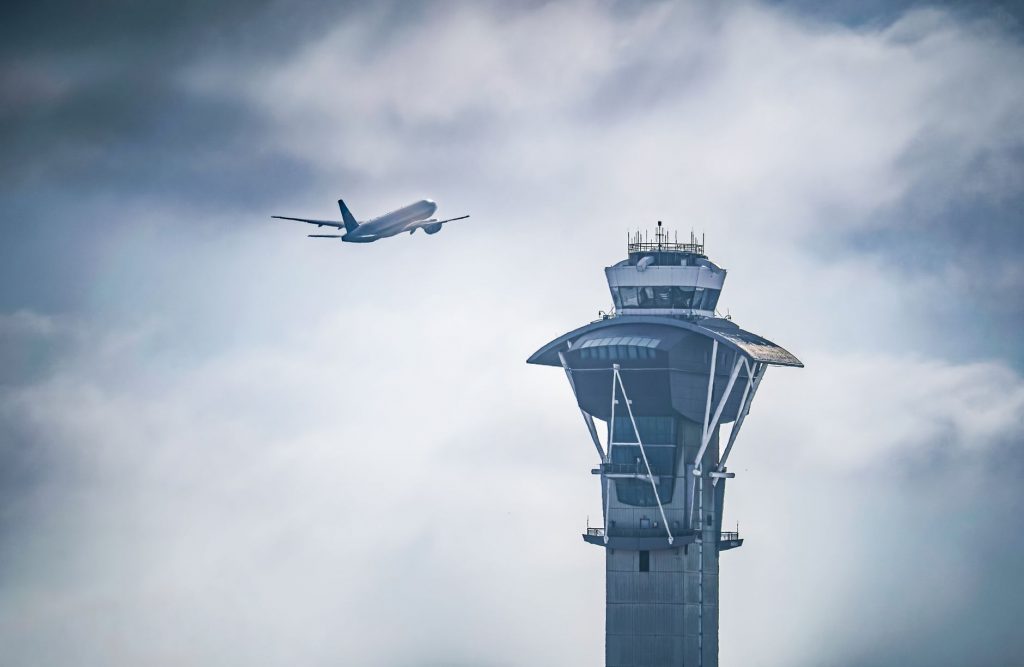UK Air Traffic Glitch Worries PM