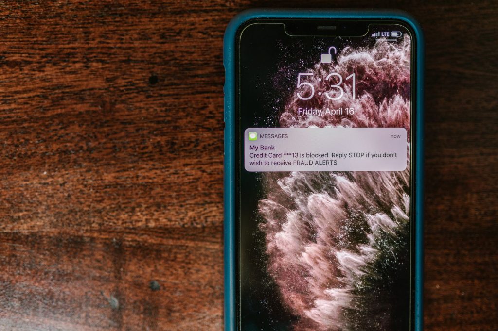 Fake iPhones? Tokyo Scam Shocks!